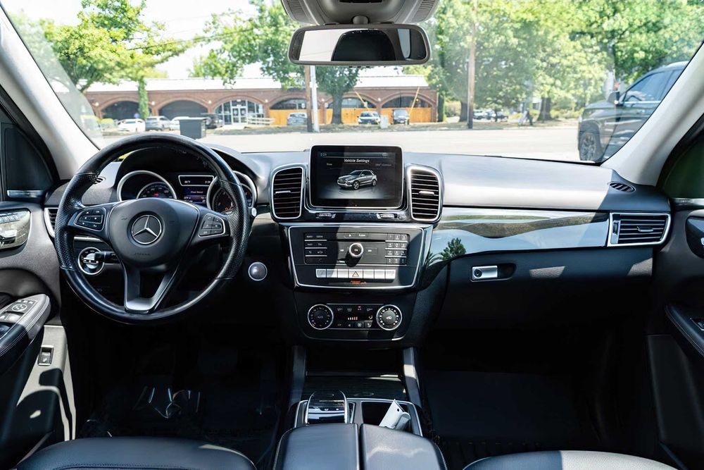 Mercedes-Benz GLE 300      2016