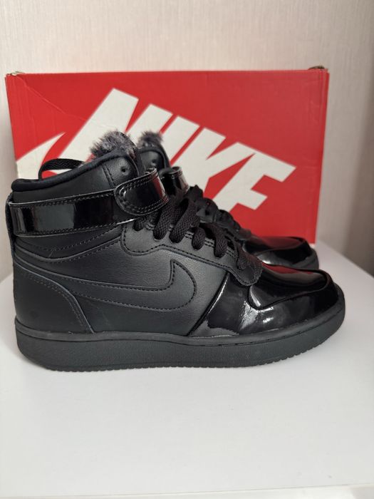 Високі кросівки Nike 35 розмір
