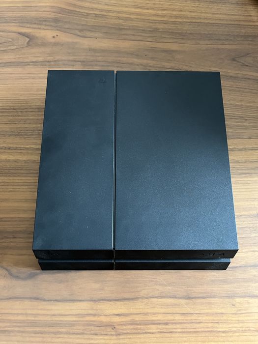 Play station 4 + oculos VR V1 + dois comandos personalizados