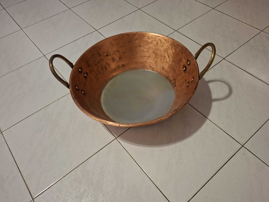 Imponente Alguidar em cobre antigo com asas em Latão - 48,5 cm - 4 Kg