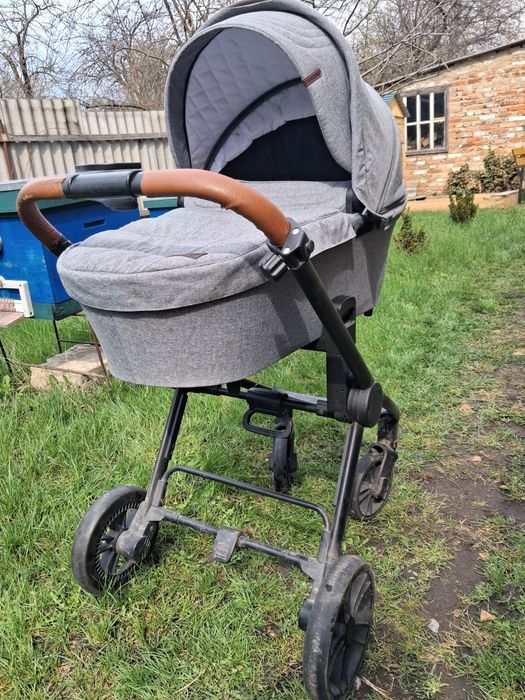Коляска  Carrello Epica 2 в 1