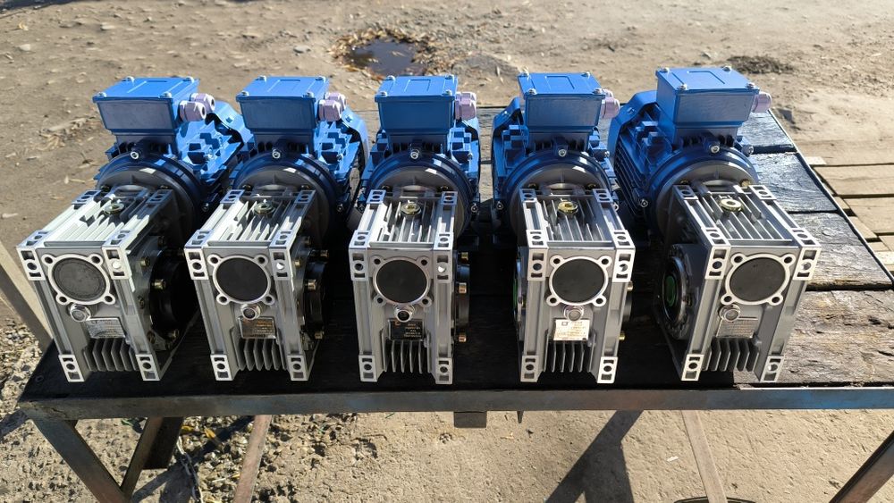 1,1 квт 75 об. Мотор редуктор nmrv-063. Электродвигатель с редуктором