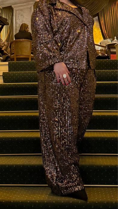 костюм с паетками