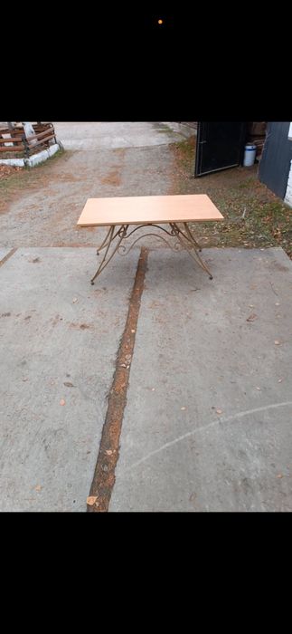 Столи 3 шт.  Стан хороший