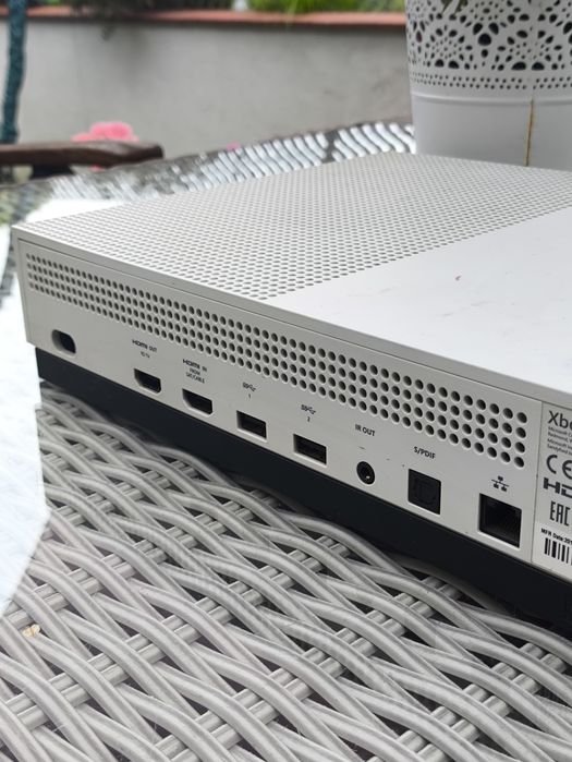 Konsola Xbox one S 500gb + gra FIFA 21 #193/1