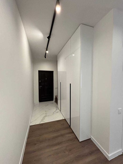 Трикімнатна квартира з ремонтом в центрі міста_M