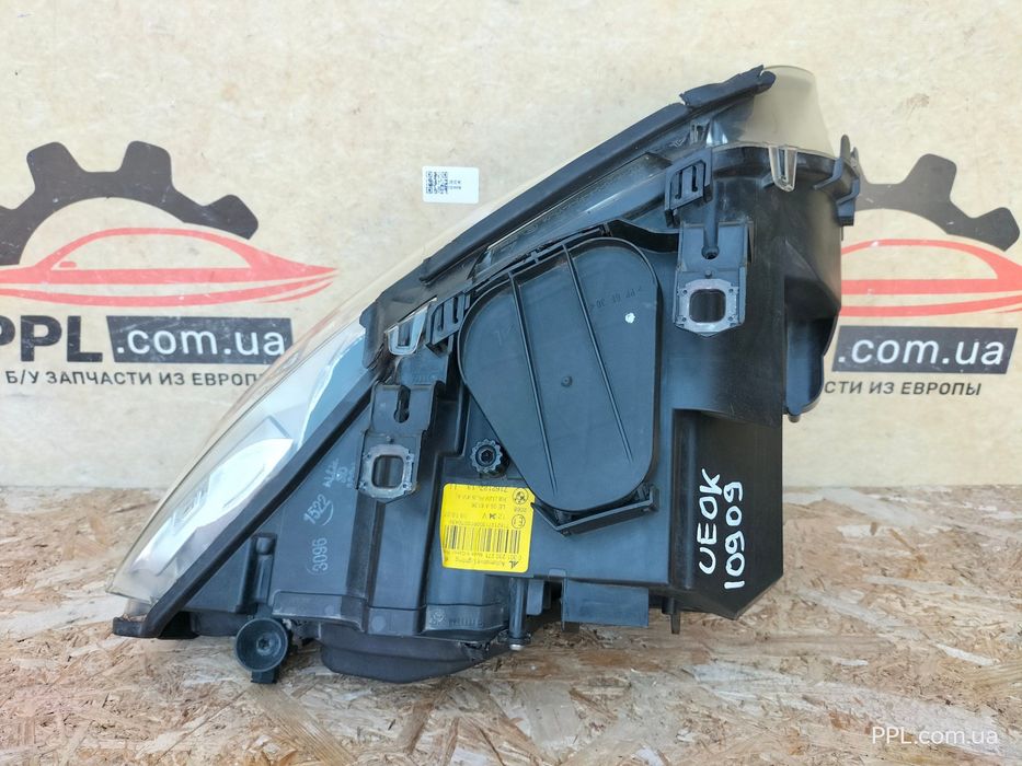 BMW 3 E92 E93 05-10 фара передняя левая ксенон неповоротная 7162127