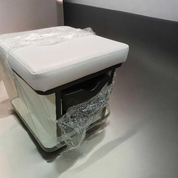 Пуф для майстра педикюру з ящиками