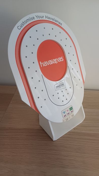 Expositor de pins (havaianas)