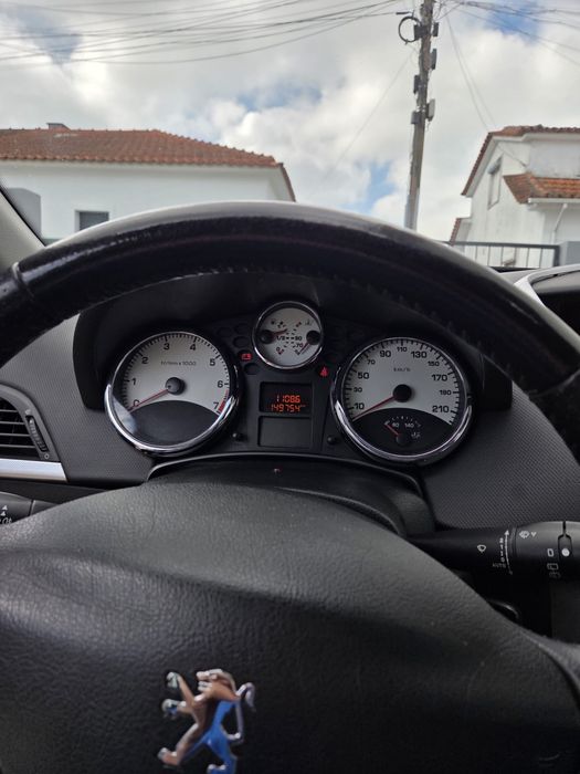Peugeot 207 1.4 Gasolina – 152.000 km – Económico e Fiável