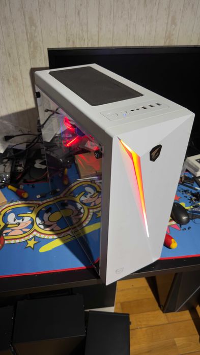 PC Gaming com RGB Xeon 8/16 16gb RX580 256gb nvme