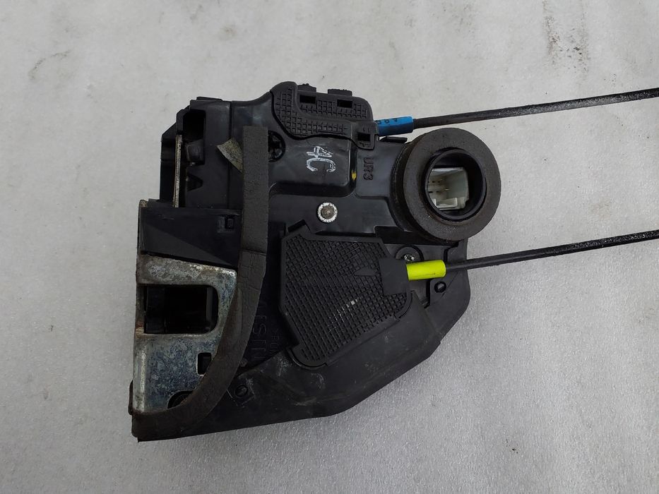 Fechadura / fecho porta trás direito TOYOTA Auris Hatchback Van (_E18_