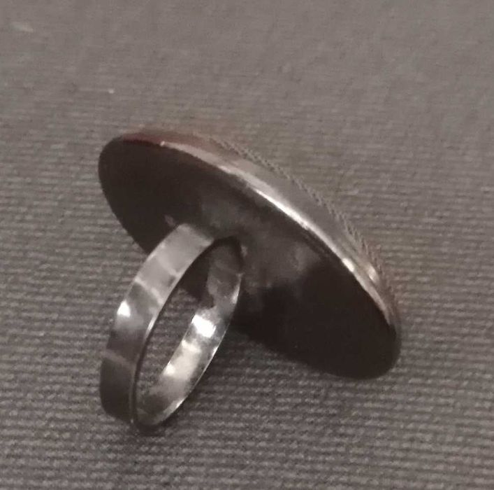 Artystyczny pierścionek z oczkiem z siatki