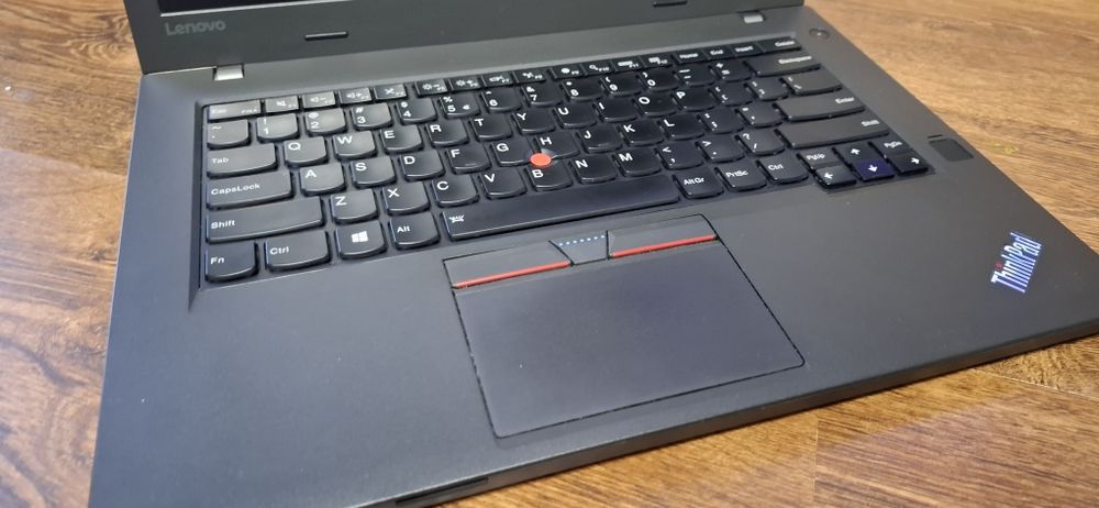 Laptop Lenovo T460p i5 8GB RAM 500GB SSD Windows 10