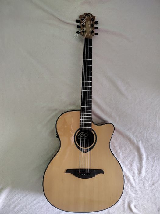 Gitara elektryczna akustyczna LAG T66CE