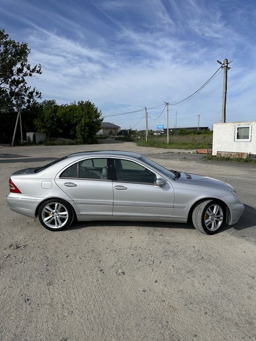 Продам Mercedes-Benz C-200 2003