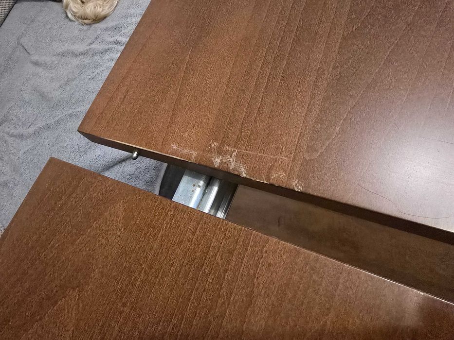 Stół drewniany rozkładany oraz 5 krzeseł