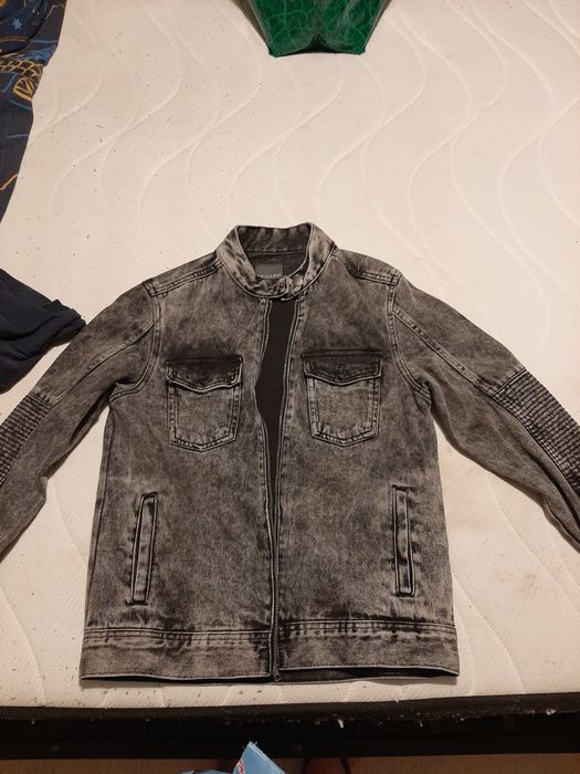 Vendo várias peças de roupa