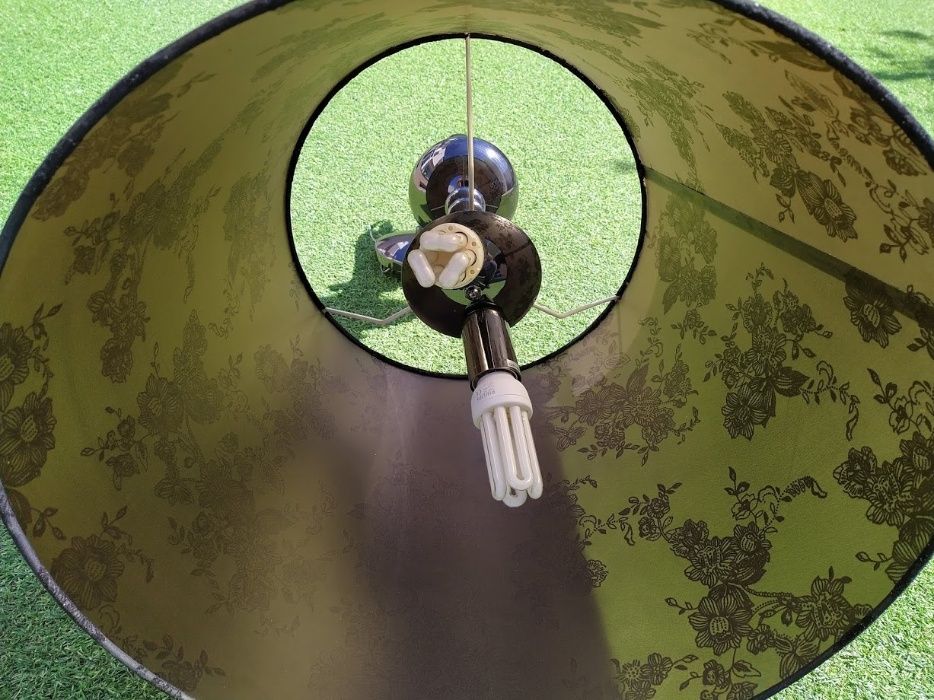 Candeeiro suspenso com abajur preto