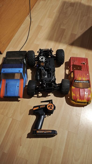 2 x aviões RC + drone + carro a gasolina + material