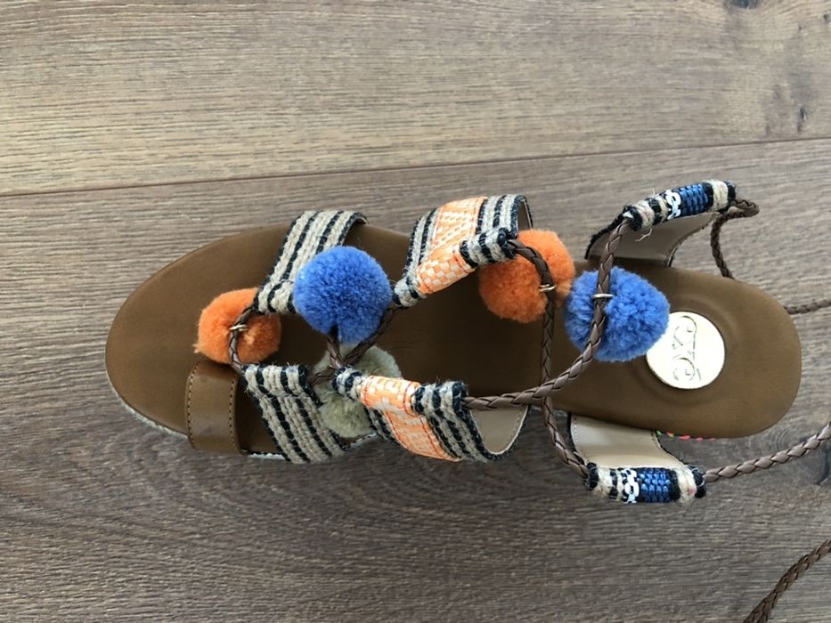 Sandalias marca EXE novas tam. 37