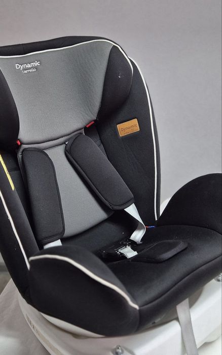 Автокрісло Carrello Dynamic з системою Isofix та поворотом на 360