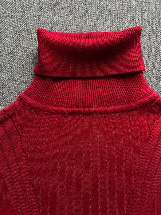 Продається жіночний светр