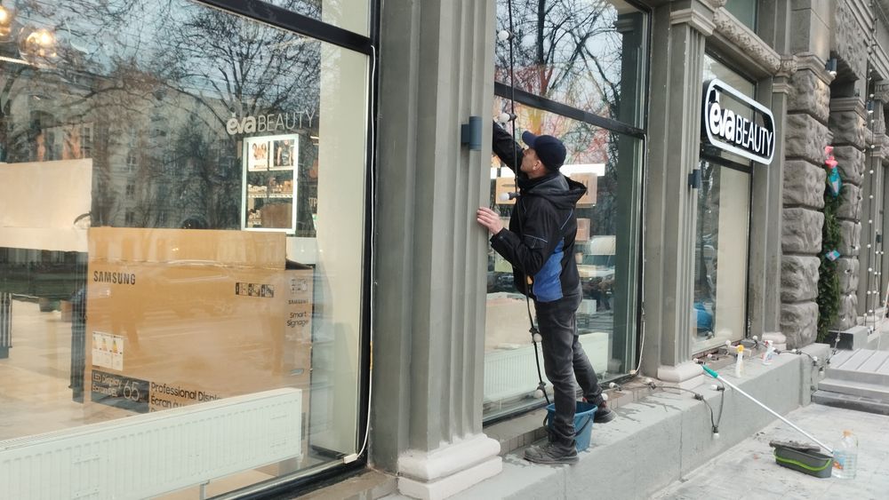 Мойка окон,прибирання під'їздів,приміщення,уборка квартир, домов