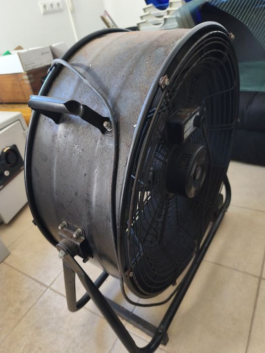 Ventilador industrial de chão