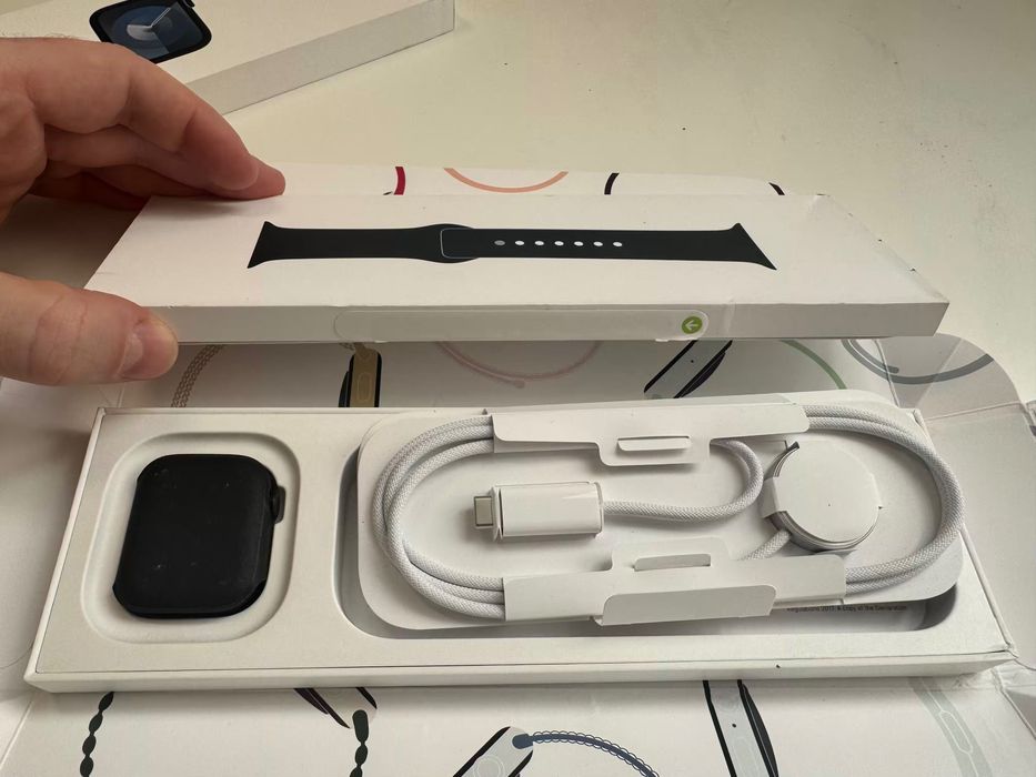 Apple Watch Series 9 LTE 41mm Midnight / Midnight SB - S/M MRHR3