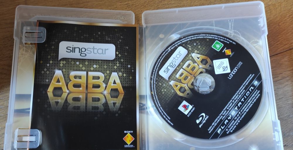 Microfones Singstar PS3 e Jogo ABBA