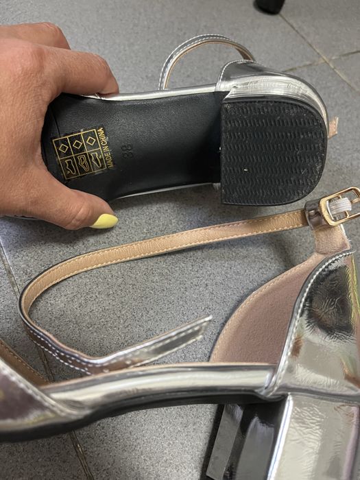 Sapatos cinza prata Shein,como novos,tacão médio,tamanho 37,7€