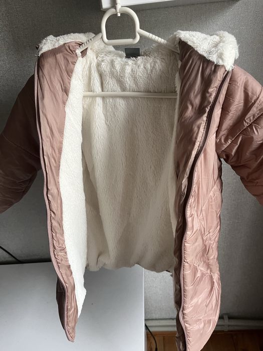 Куртка на дівчинку 5-6 років