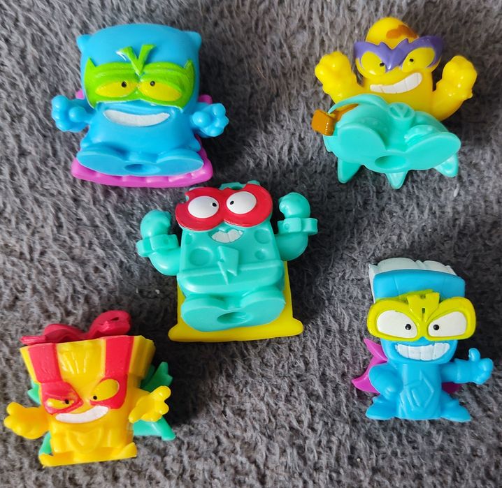 Figurki superzings