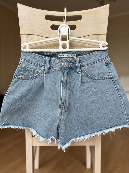 Шорти джинсові з необробленими краями