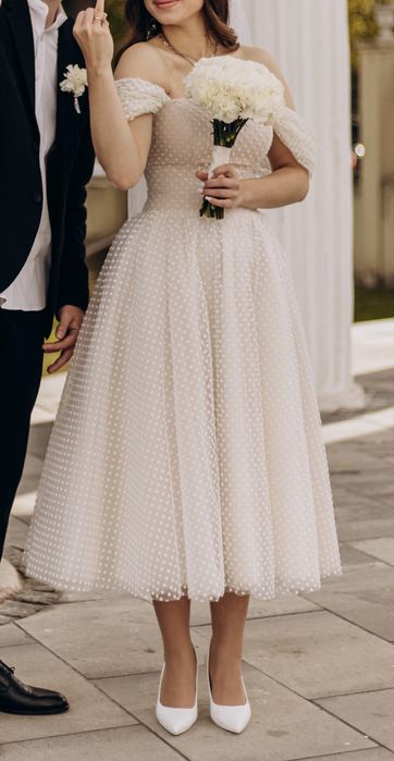 Сукня весільна, випускна