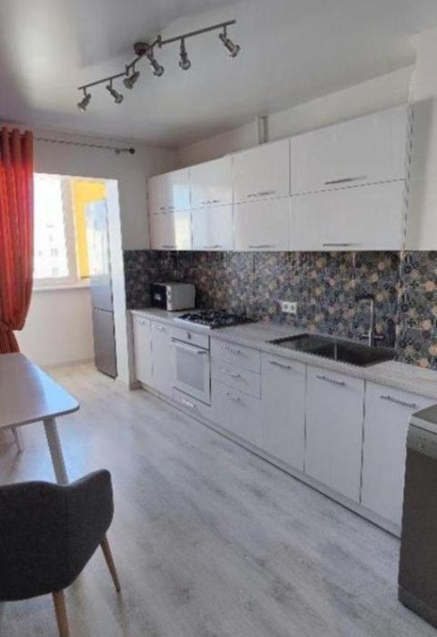 Продам 3-комн. квартиру з ремонтом, 7/9 пов, на ул. Скидановская (3-350-765)
