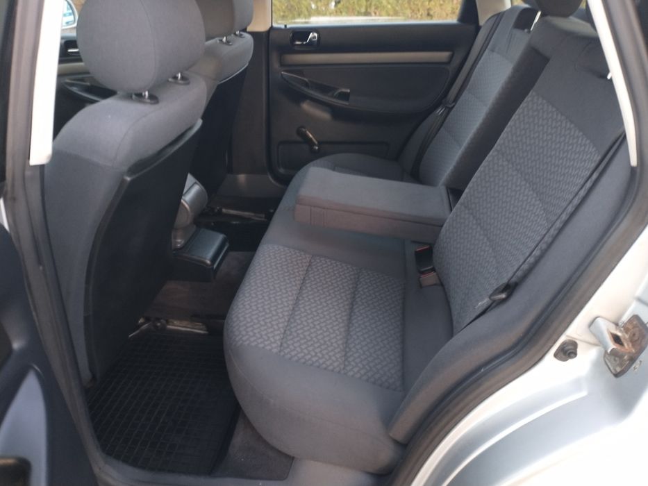 Audi A4 Kombi 1.8 + Gaz Klimatronik Alufelgi Hak