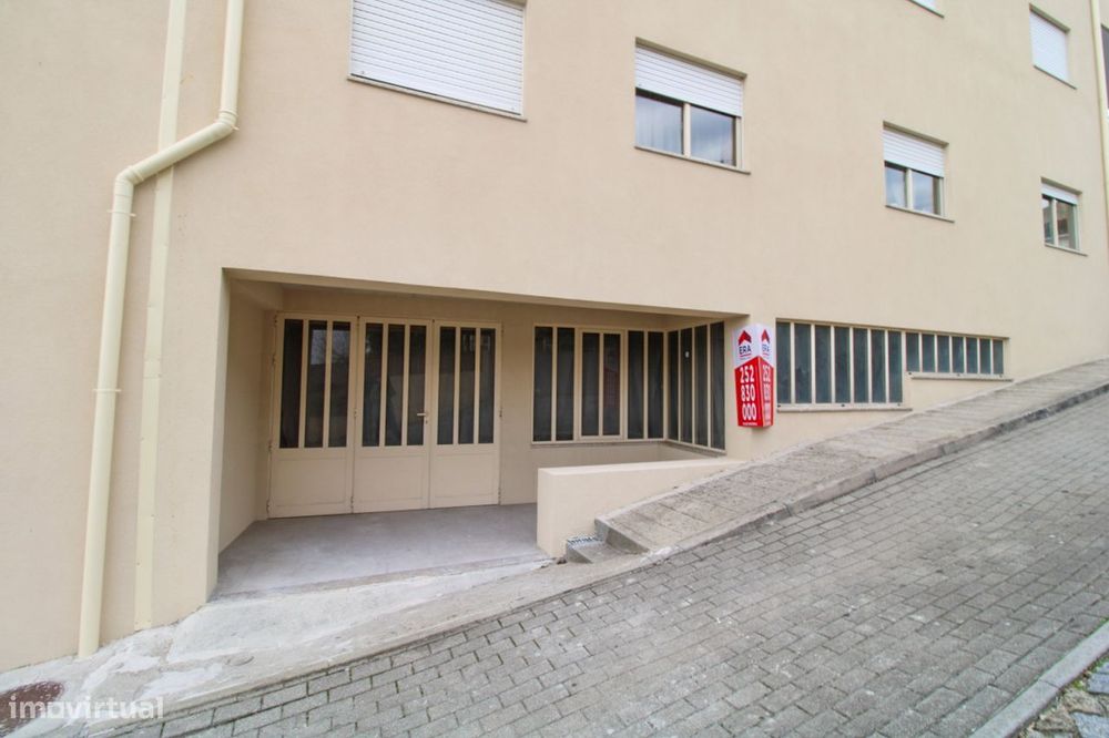 Armazém em Oliveira, Santo Tirso.