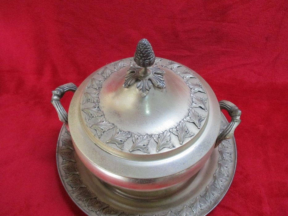 Terrine in Shell with Round Presentation Stand.425231085564733441