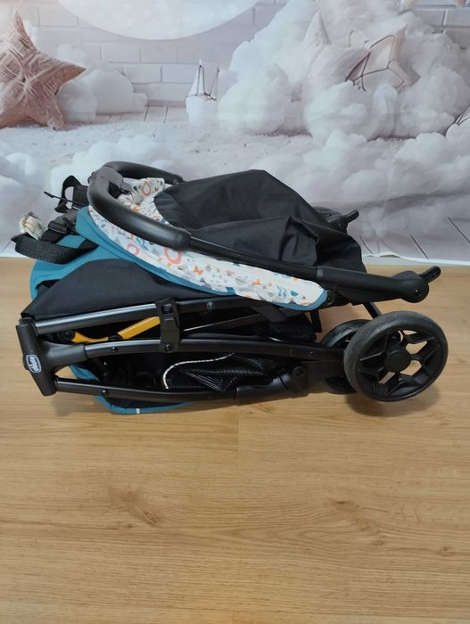 Wózek spacerowy Chicco GLEE lekki, kompaktowy, do 22 kg