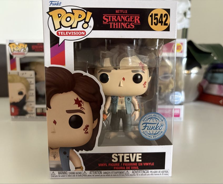 Funko Pop- Steve de Stranger Things- 1542