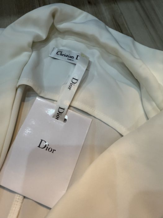 Продам костюм Dior