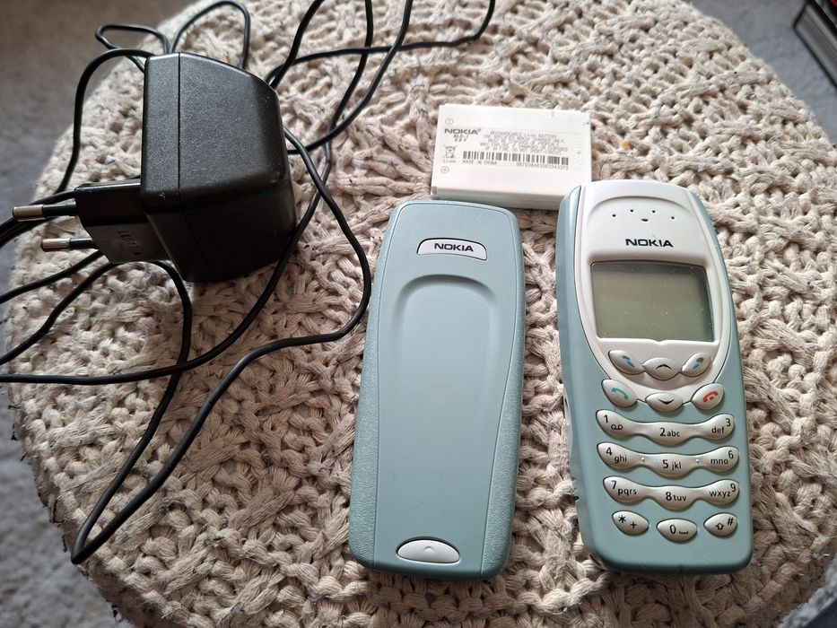 Nokia 3410 z ładowarką