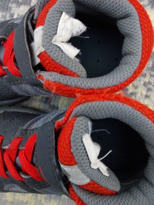Dziecięce buty Quechua r.22 Stan bardzo dobry