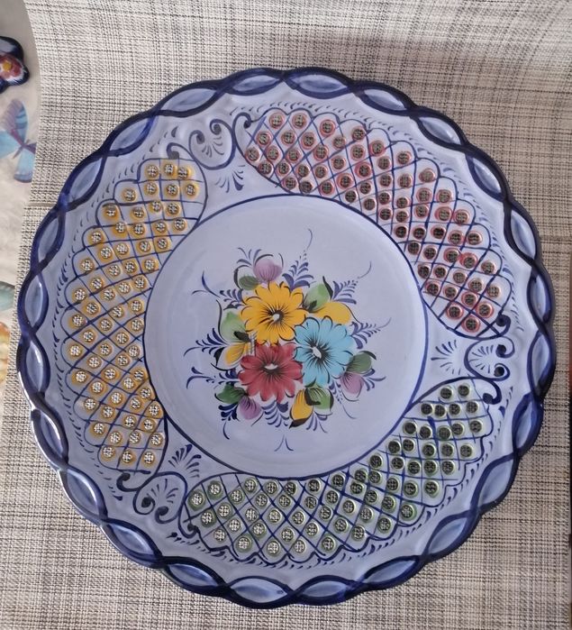 Bonito prato loiça Alcobaça com 39,5 cm decoração floral estado novo