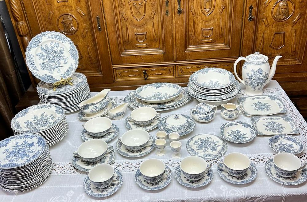 РОЗПРОДАЖ. старовинний англійський сервіз Crown Ducal Bristol blue.