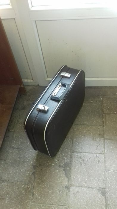 Чемодани дивітся