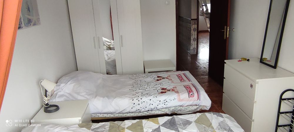 Quartos para CASAL. Centro Lisboa. Entrada IMEDIATA.