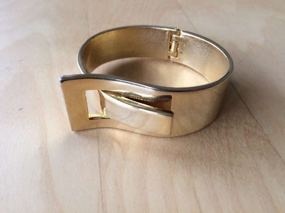 Pulseira dourada